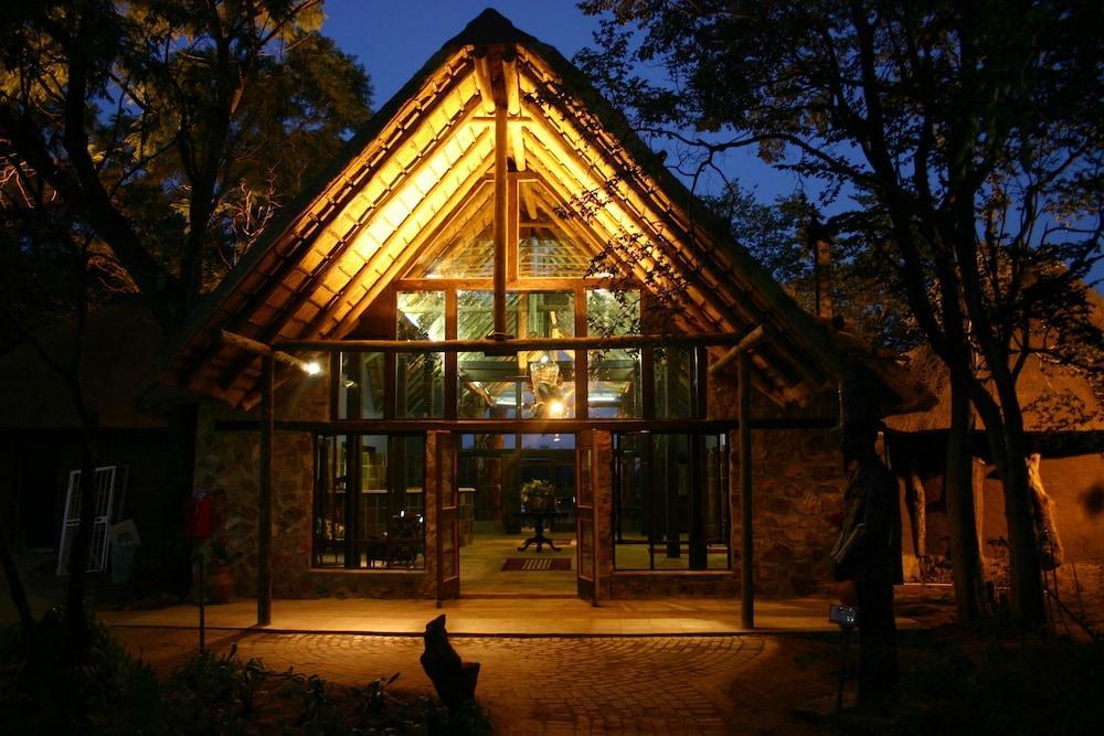 Kedar Heritage Lodge, Conference Centre & Spa Phokeng Екстер'єр фото