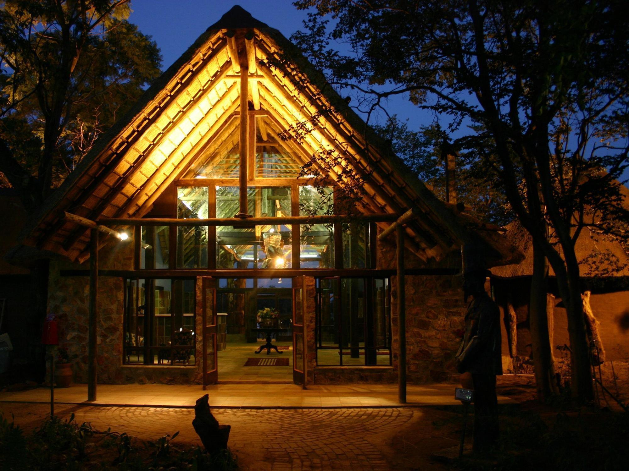 Kedar Heritage Lodge, Conference Centre & Spa Phokeng Екстер'єр фото