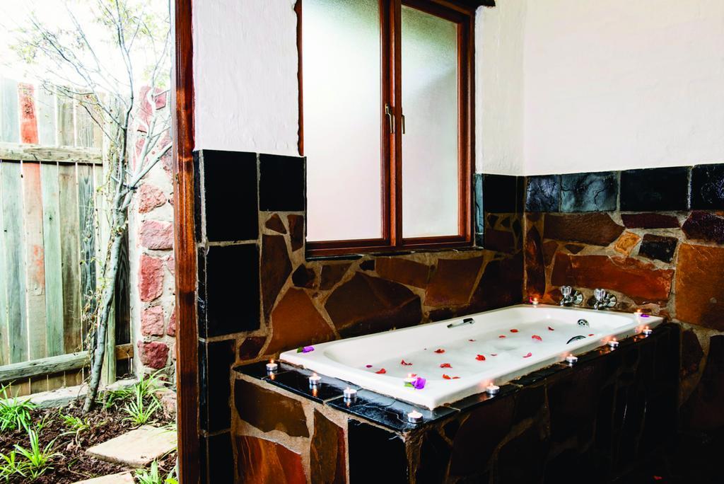 Kedar Heritage Lodge, Conference Centre & Spa Phokeng Екстер'єр фото